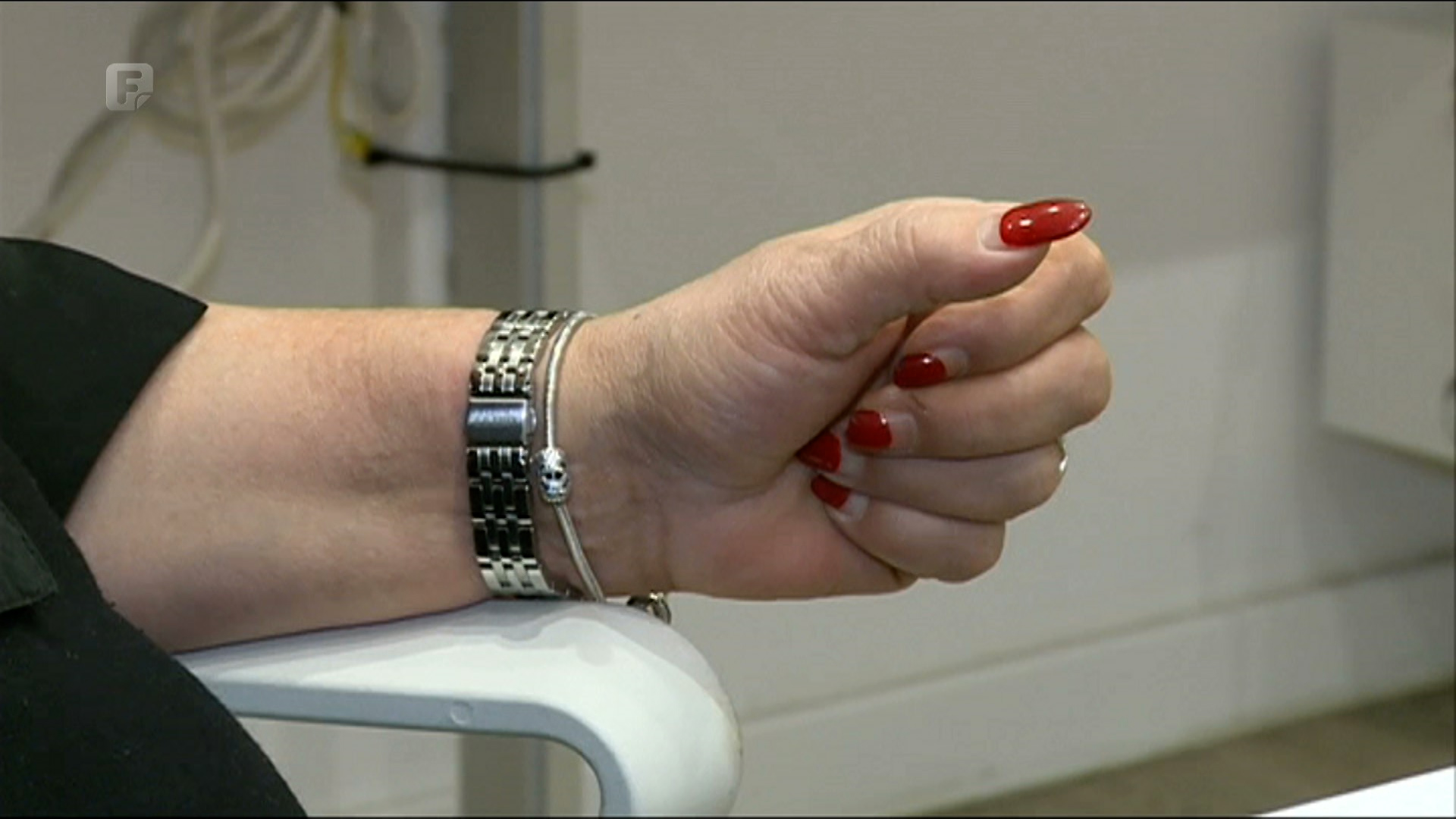 Dodik verbalno napada ženu, institucije šute